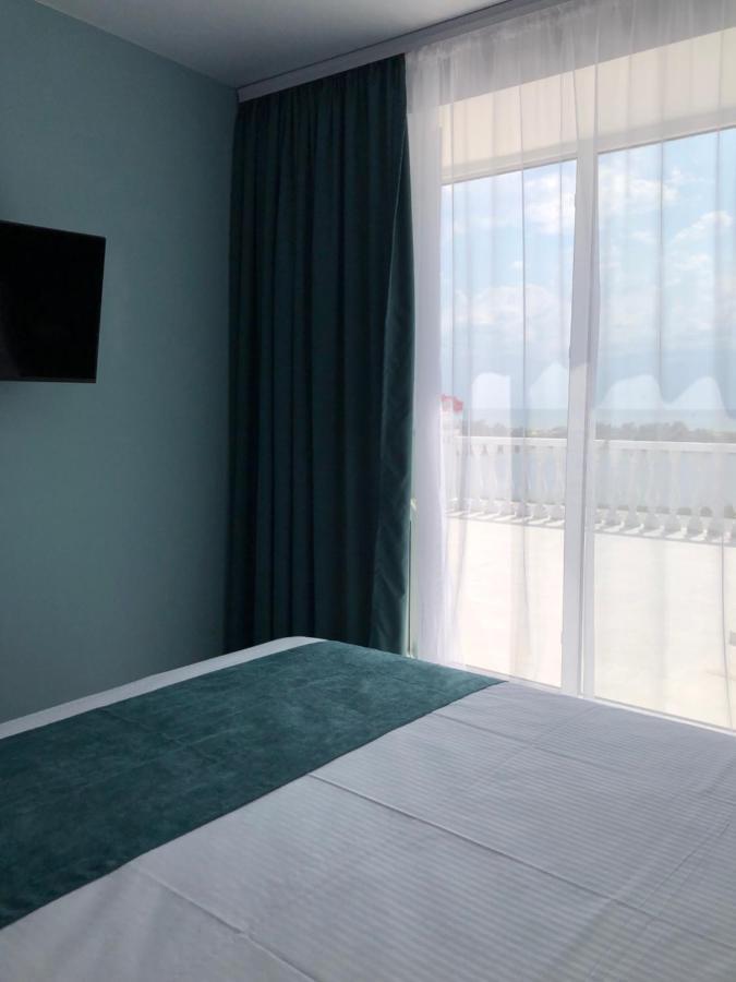 Panorama Briz Hotel Karolino-Buhaz Ngoại thất bức ảnh
