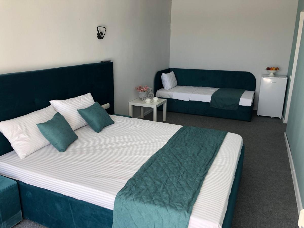 Panorama Briz Hotel Karolino-Buhaz Ngoại thất bức ảnh