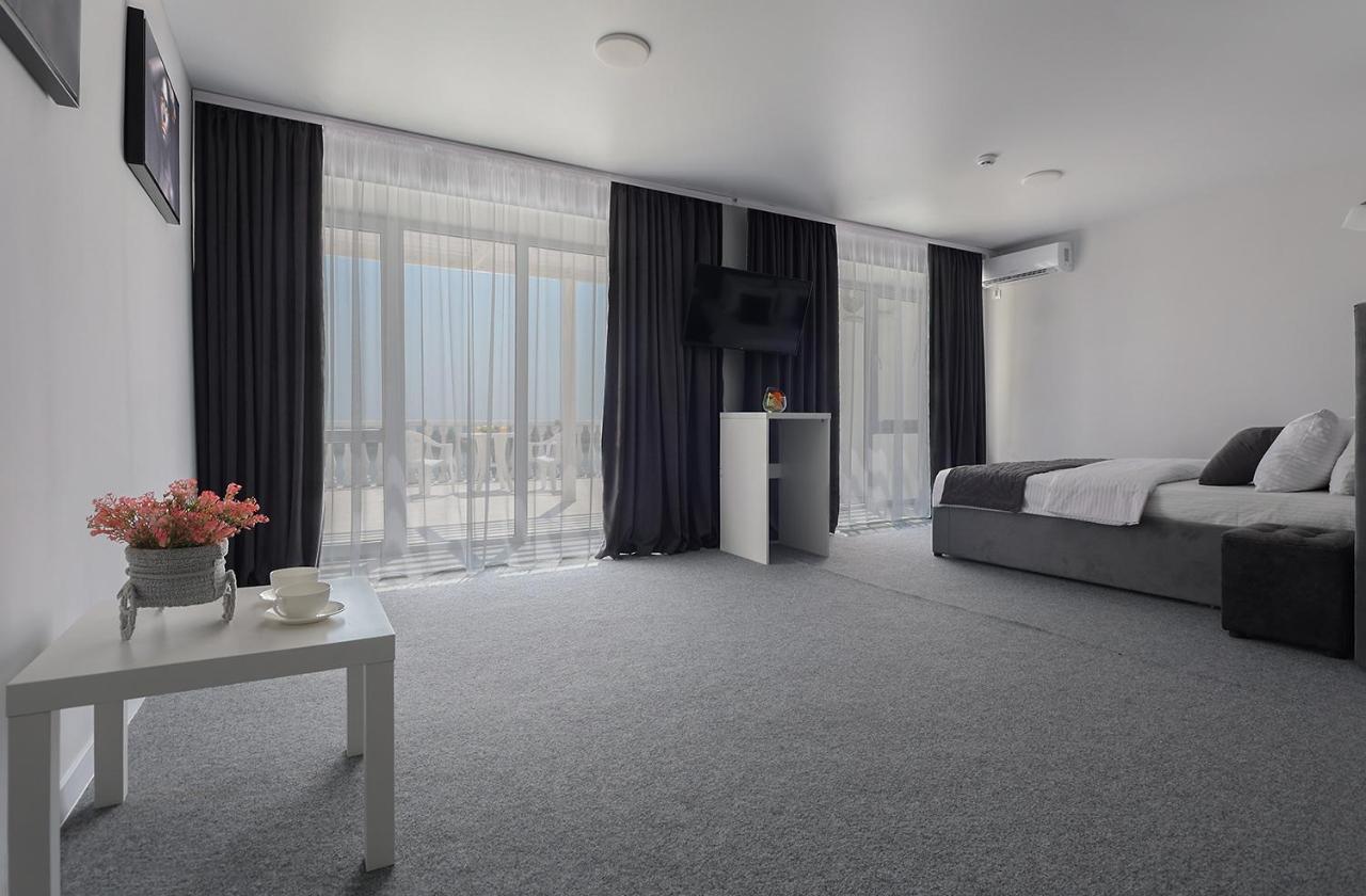 Panorama Briz Hotel Karolino-Buhaz Ngoại thất bức ảnh