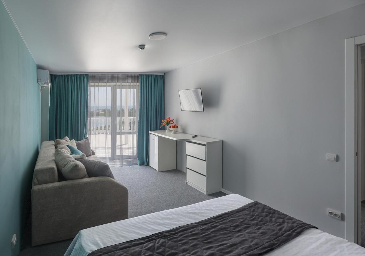 Panorama Briz Hotel Karolino-Buhaz Ngoại thất bức ảnh