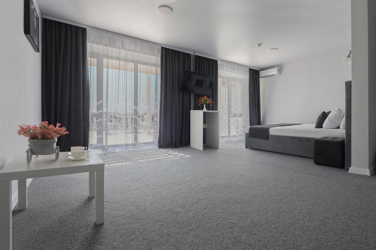 Panorama Briz Hotel Karolino-Buhaz Ngoại thất bức ảnh