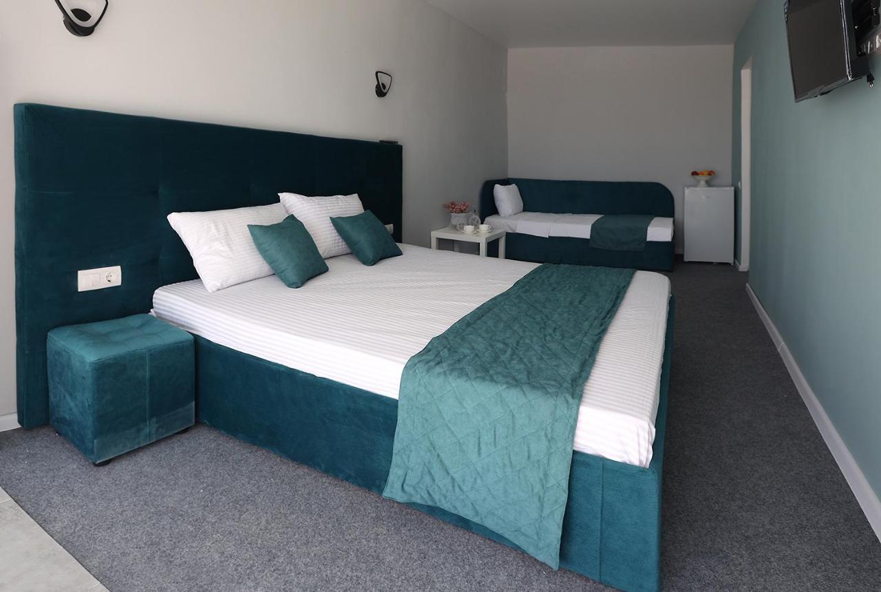 Panorama Briz Hotel Karolino-Buhaz Ngoại thất bức ảnh